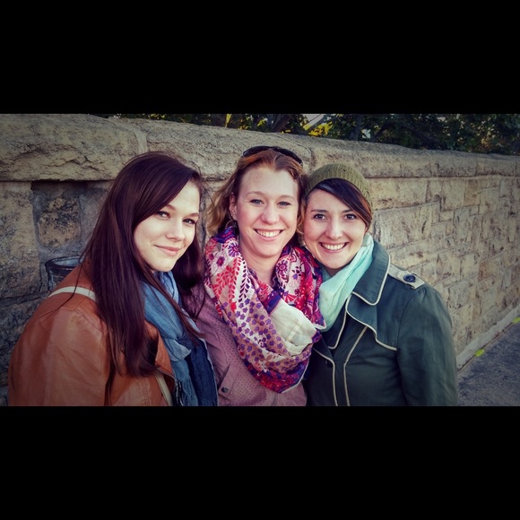 Meet your Posher, Steph - Picture 2 of 6